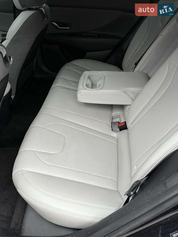 Hyundai Elantra 2020