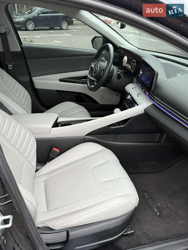 Hyundai Elantra 2020