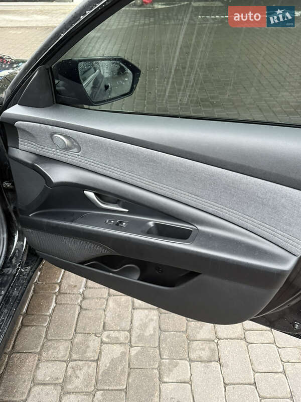 Hyundai Elantra 2020