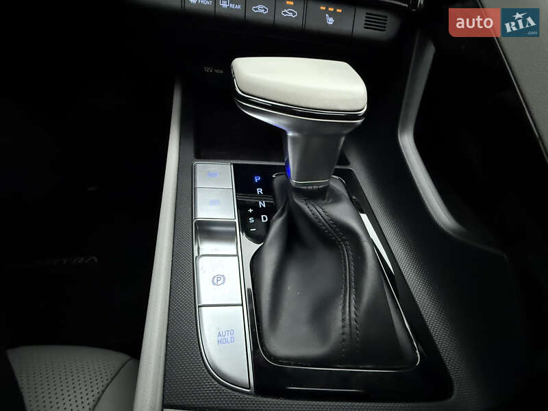 Hyundai Elantra 2020