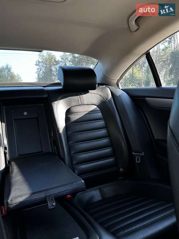 Volkswagen CC / Passat CC 2011