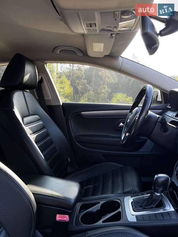 Volkswagen CC / Passat CC 2011