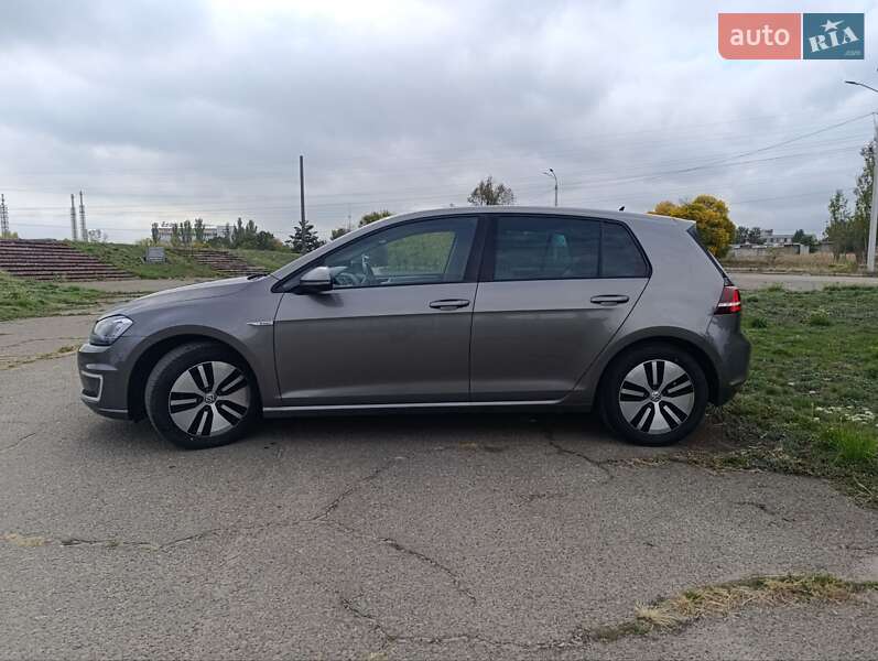 Volkswagen e-Golf 2015