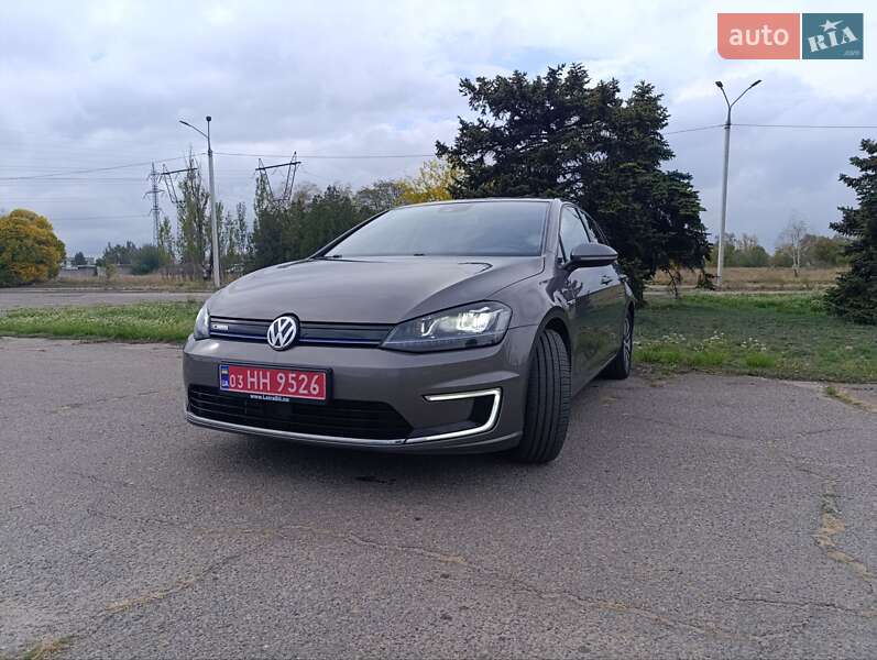 Volkswagen e-Golf 2015