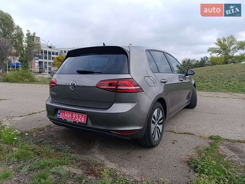 Volkswagen e-Golf 2015
