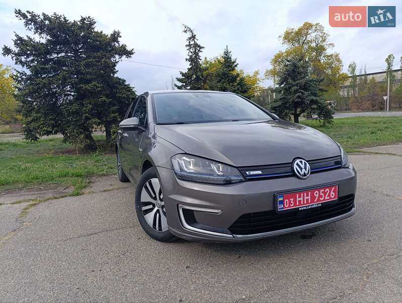 Volkswagen e-Golf 2015