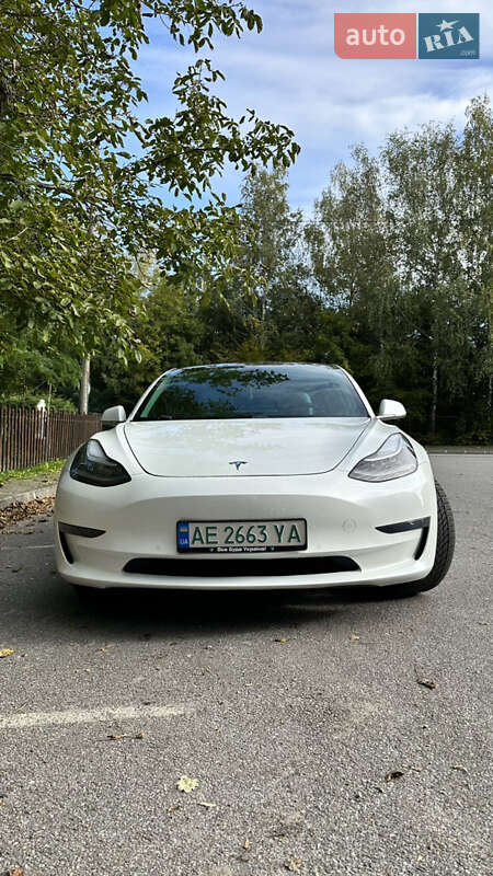 Tesla Model 3 2019