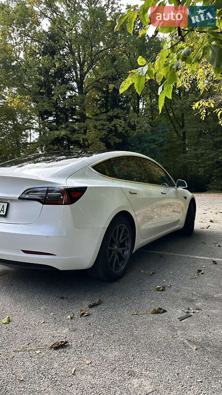 Tesla Model 3 2019