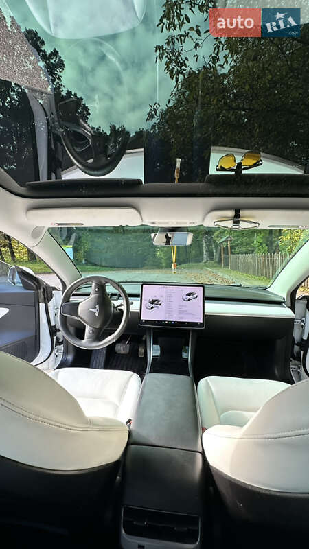 Tesla Model 3 2019