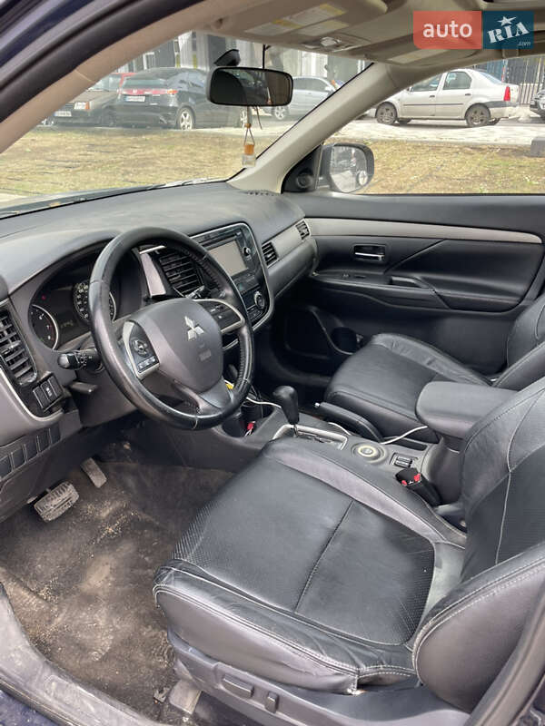 Mitsubishi Outlander 2013