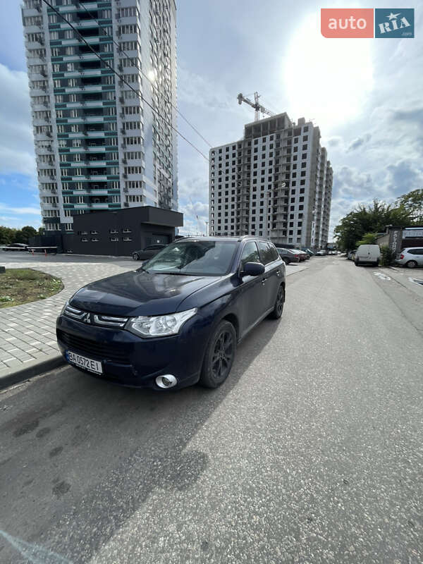 Mitsubishi Outlander 2013