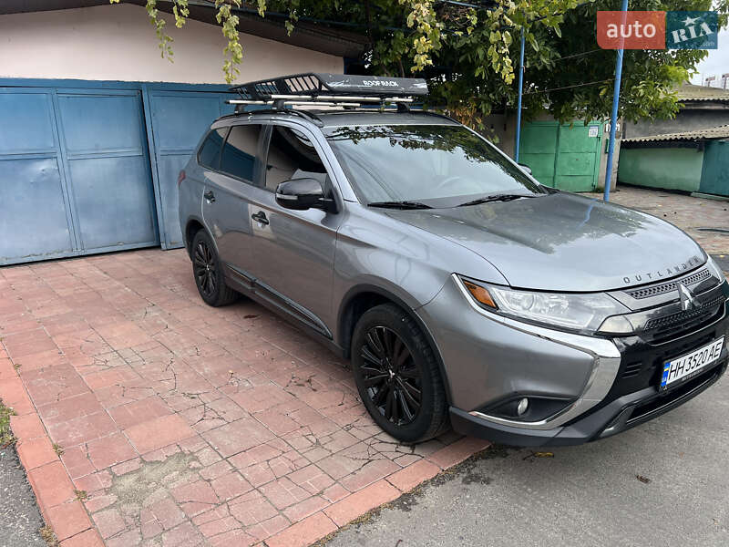 Mitsubishi Outlander 2020
