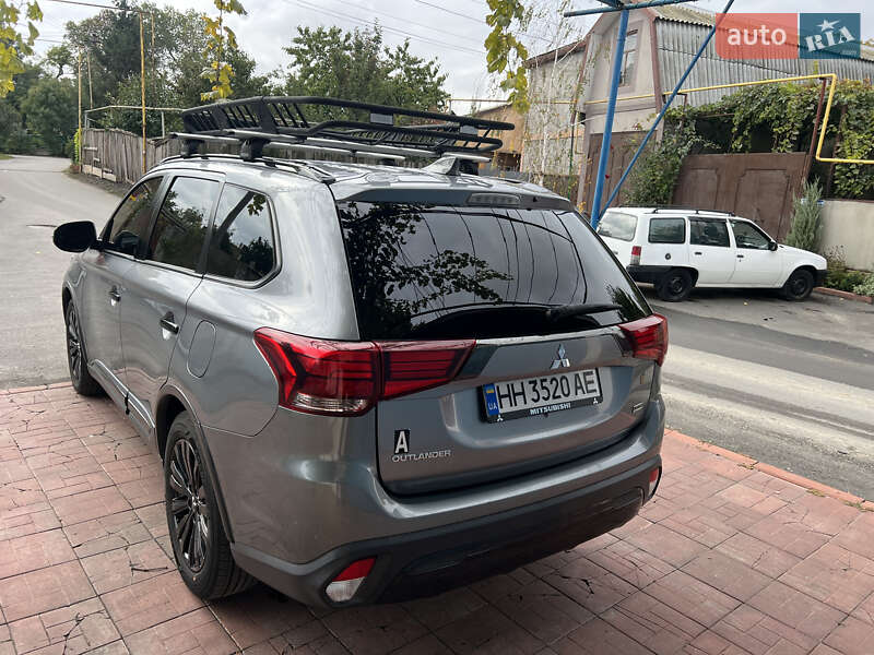 Mitsubishi Outlander 2020