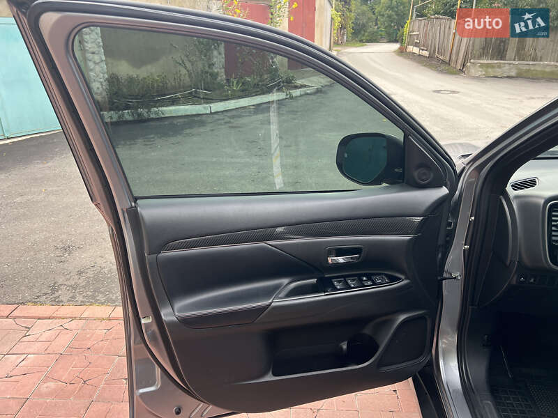 Mitsubishi Outlander 2020