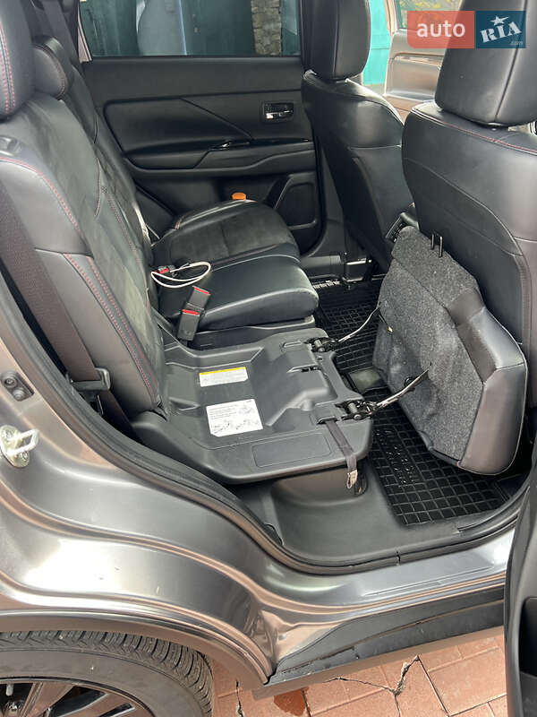 Mitsubishi Outlander 2020