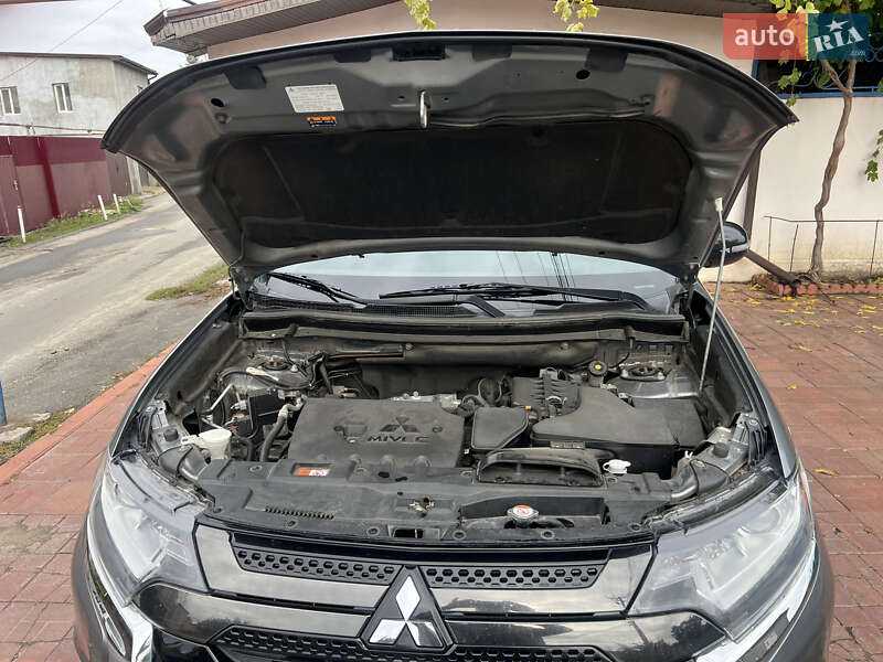 Mitsubishi Outlander 2020