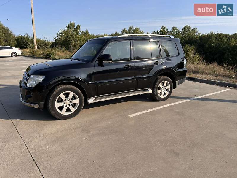 Mitsubishi Pajero Wagon 2009