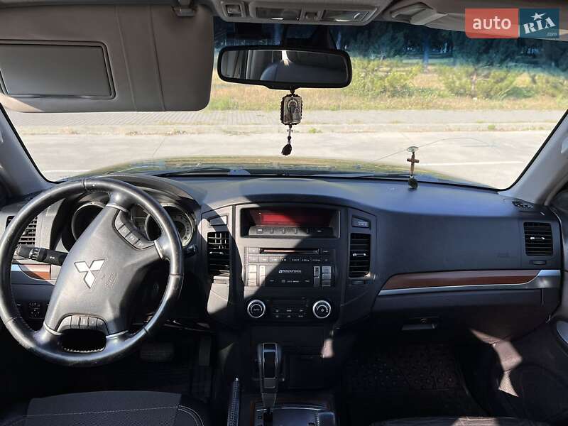 Mitsubishi Pajero Wagon 2009