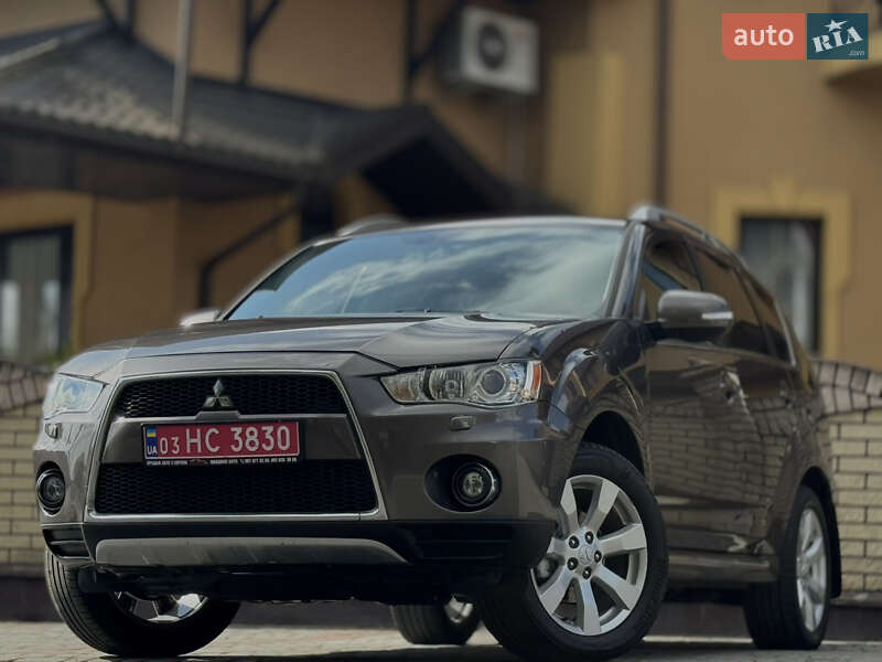 Mitsubishi Outlander 2011