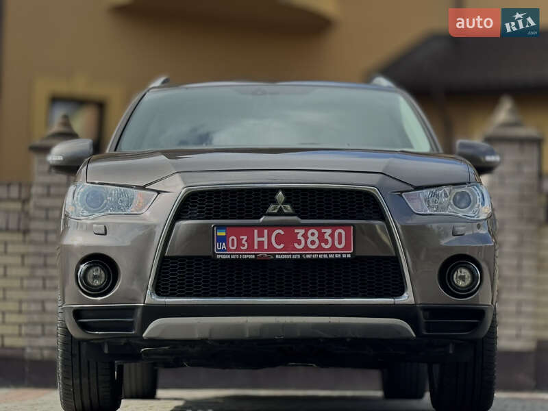 Mitsubishi Outlander 2011