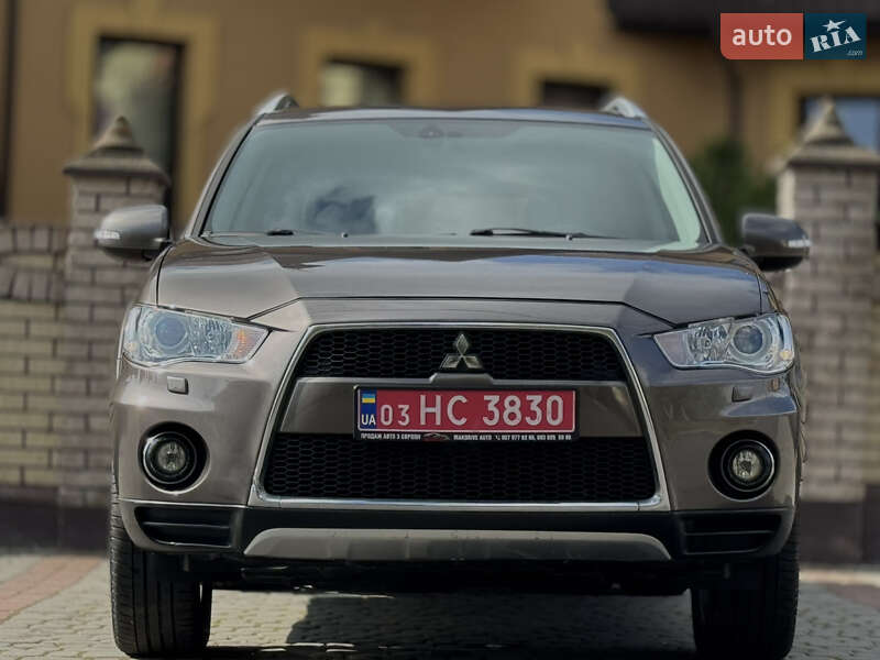 Mitsubishi Outlander 2011