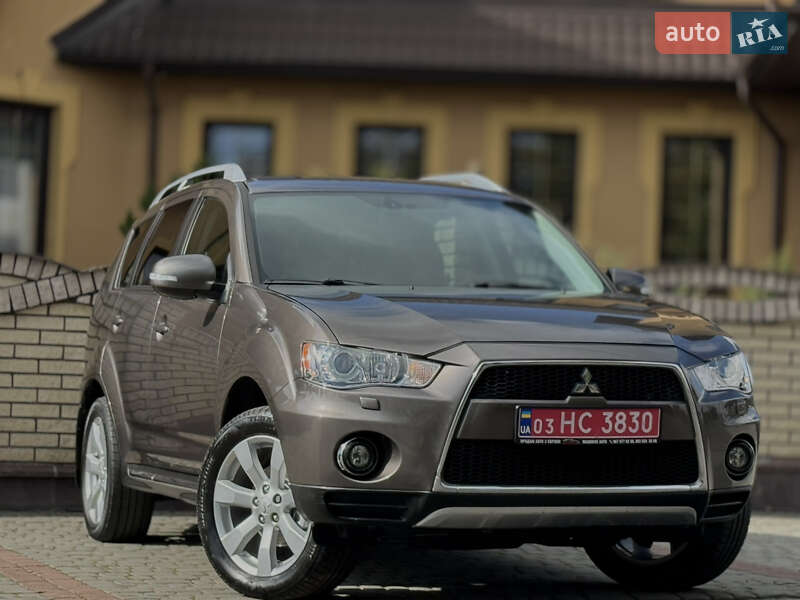Mitsubishi Outlander 2011