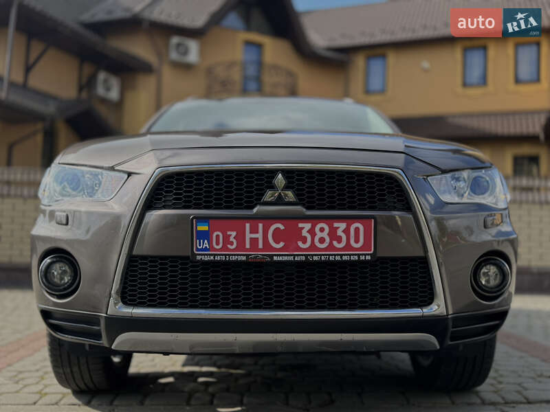 Mitsubishi Outlander 2011