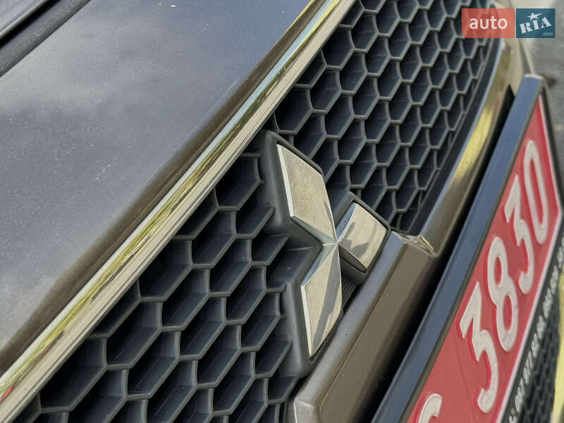 Mitsubishi Outlander 2011