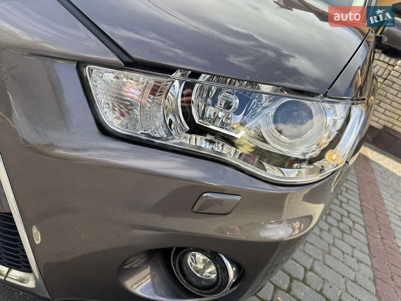 Mitsubishi Outlander 2011