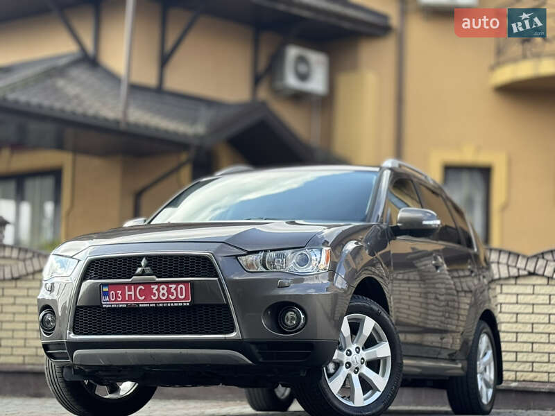 Mitsubishi Outlander 2011