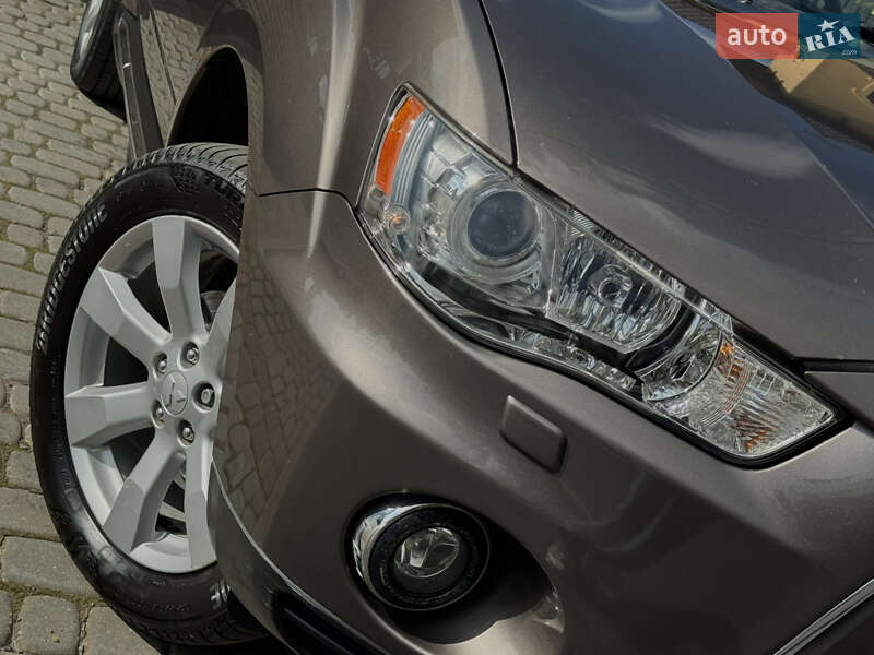 Mitsubishi Outlander 2011