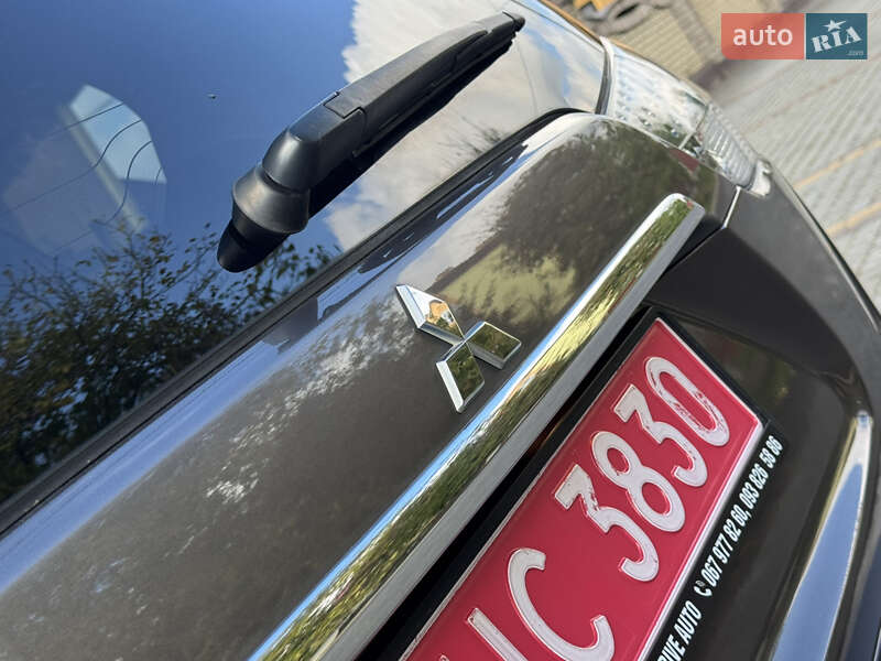 Mitsubishi Outlander 2011