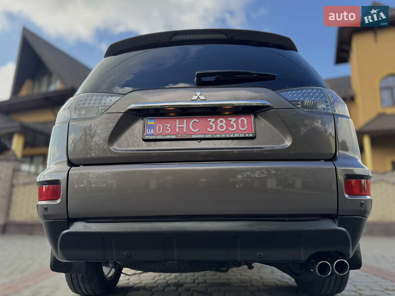 Mitsubishi Outlander 2011