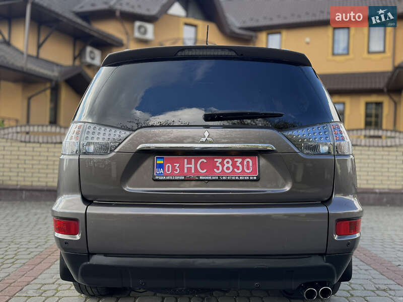 Mitsubishi Outlander 2011