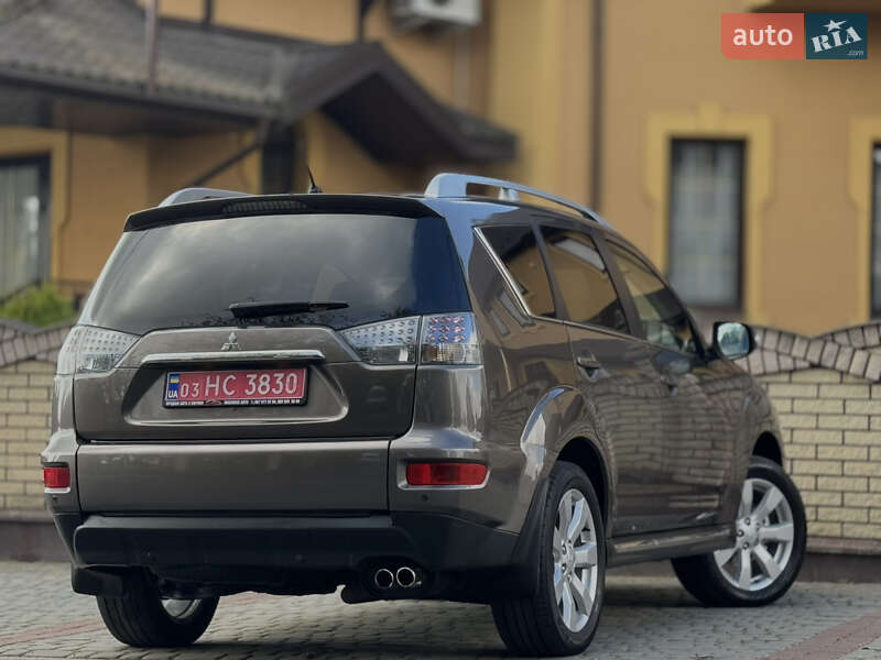 Mitsubishi Outlander 2011