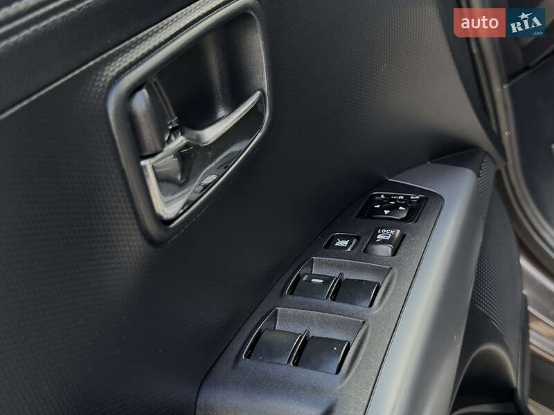 Mitsubishi Outlander 2011