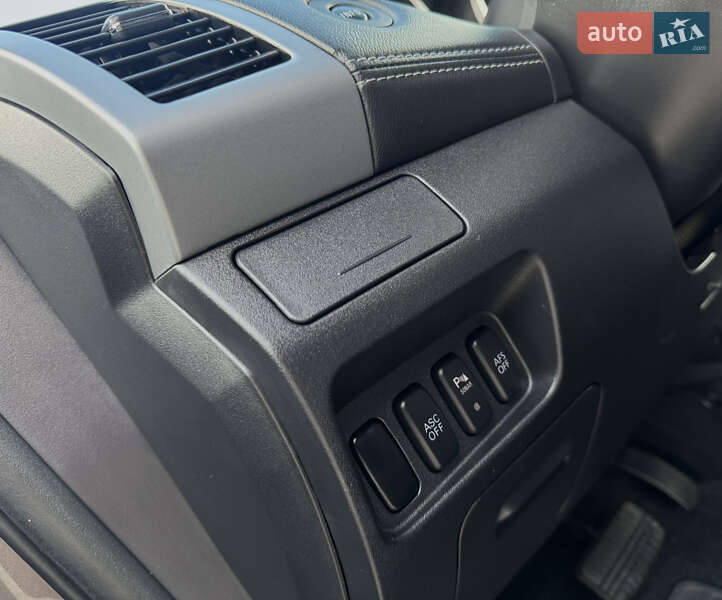 Mitsubishi Outlander 2011