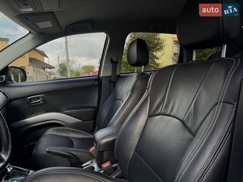 Mitsubishi Outlander 2011