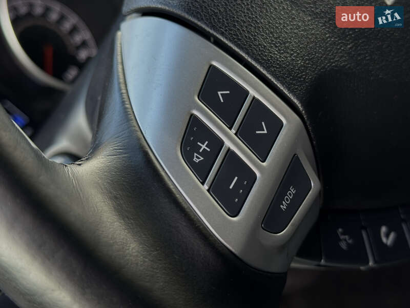 Mitsubishi Outlander 2011