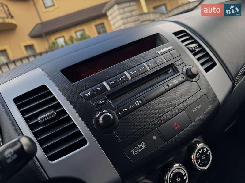 Mitsubishi Outlander 2011