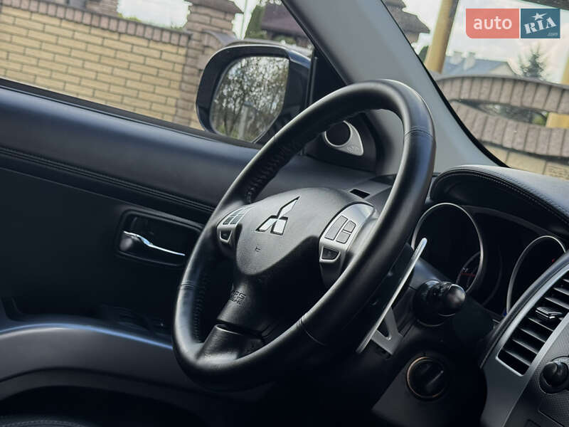 Mitsubishi Outlander 2011