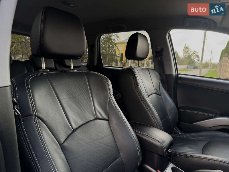 Mitsubishi Outlander 2011