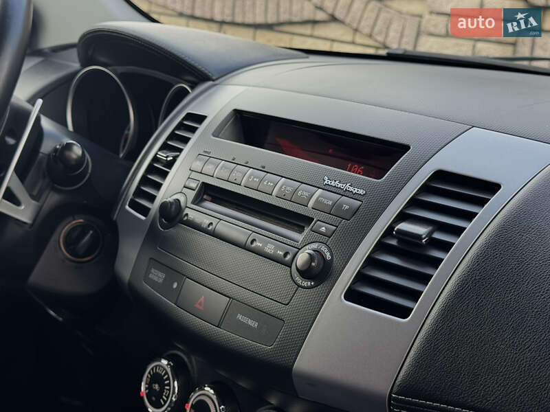 Mitsubishi Outlander 2011