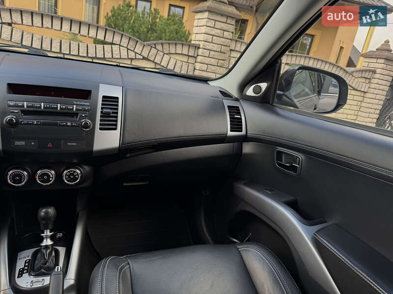 Mitsubishi Outlander 2011