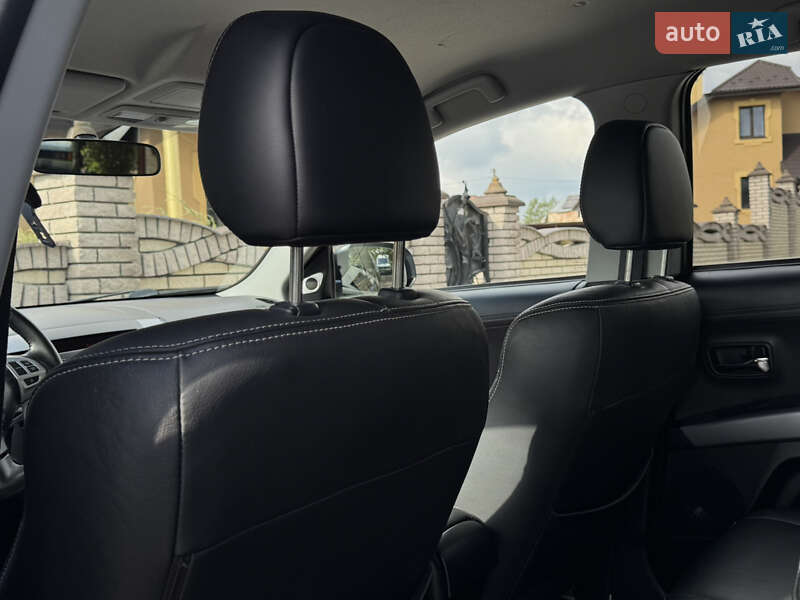 Mitsubishi Outlander 2011