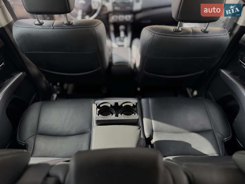 Mitsubishi Outlander 2011