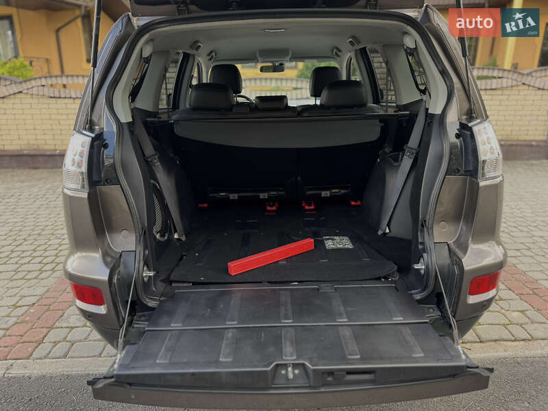 Mitsubishi Outlander 2011