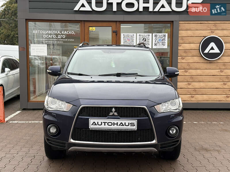 Mitsubishi Outlander 2011