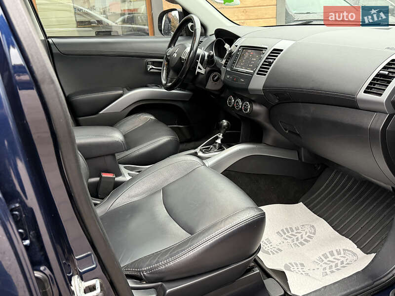 Mitsubishi Outlander 2011