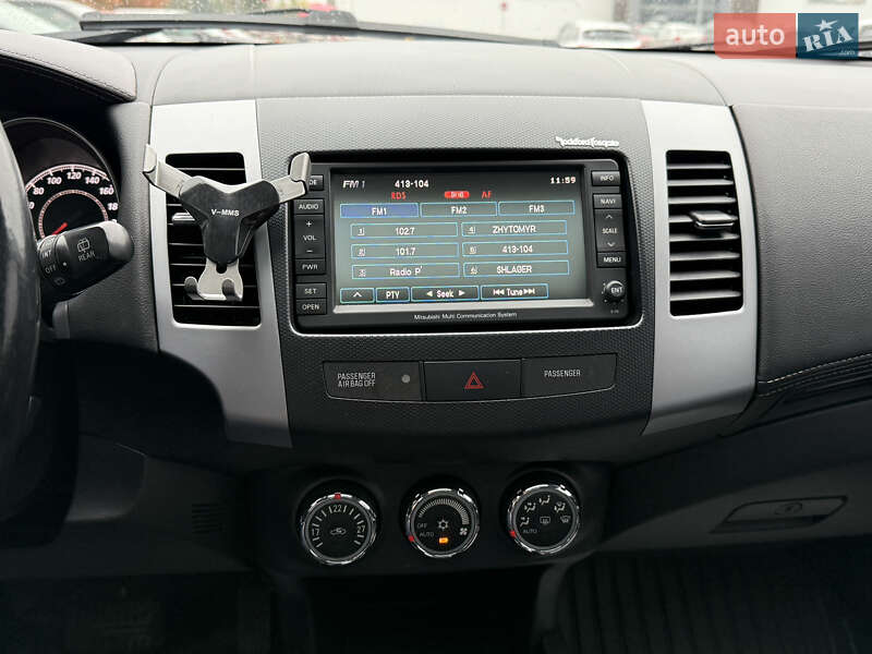 Mitsubishi Outlander 2011